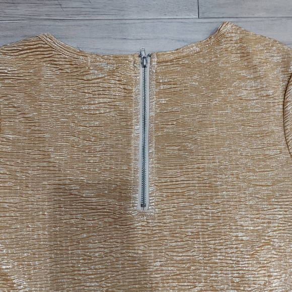 Dynamite Gold Shimmery Tunic Top size XS - Picture 8 of 8
